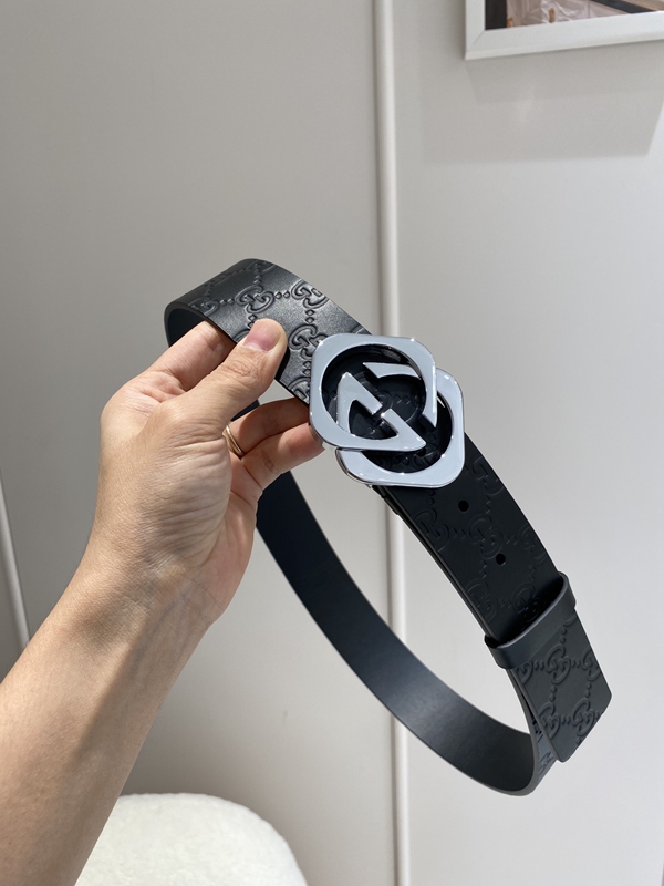 スーパーコピーグッチベルト背面デザイン